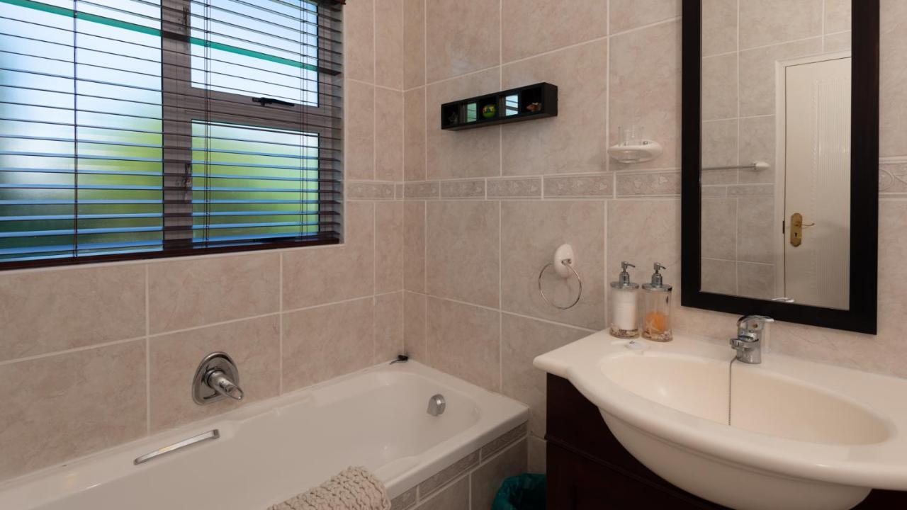 Brown Jug Guest House Hermanus Zewnętrze zdjęcie